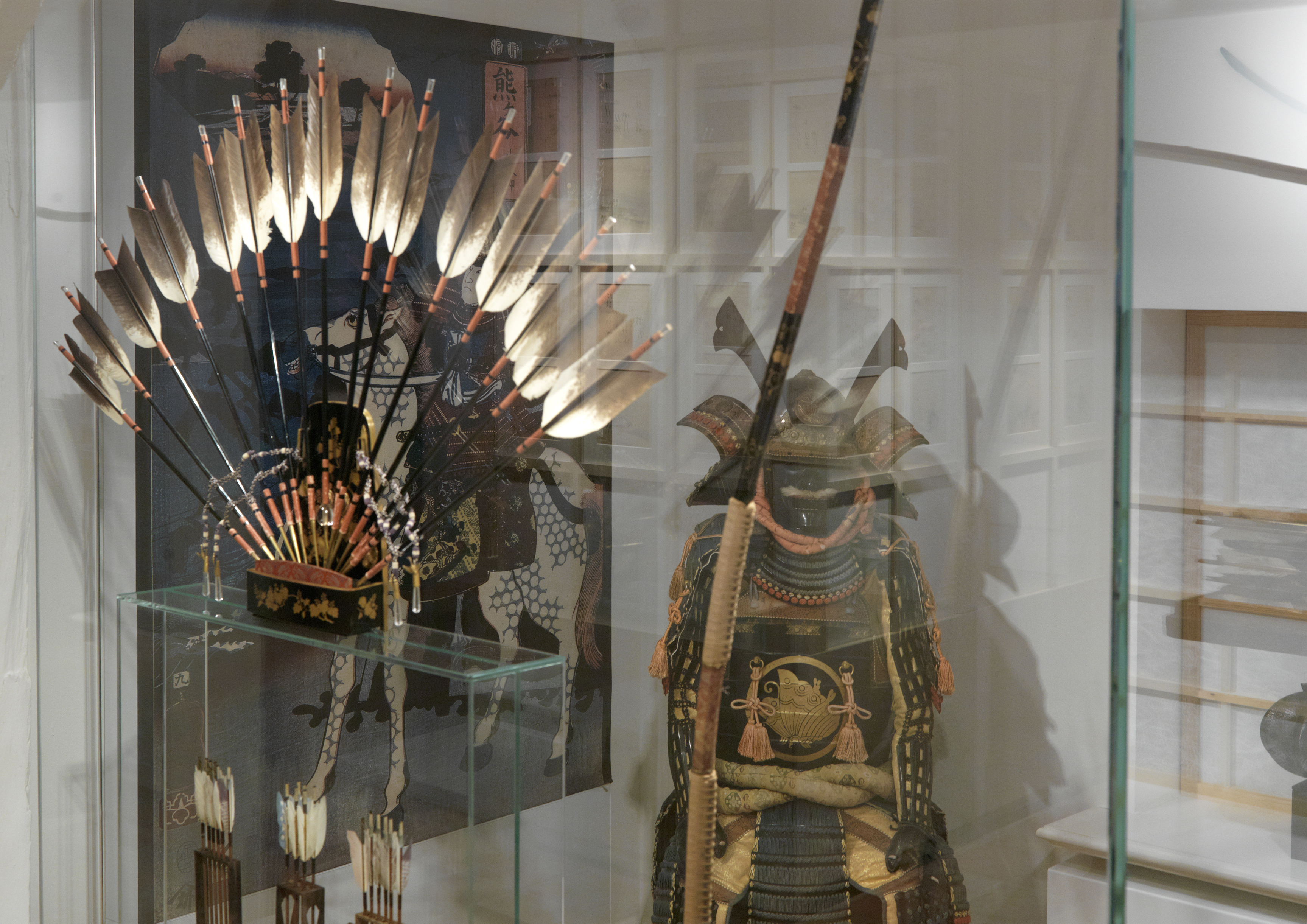 A set of ceremonial archery equipment for the enthronement ceremony of the Taisho Emperor